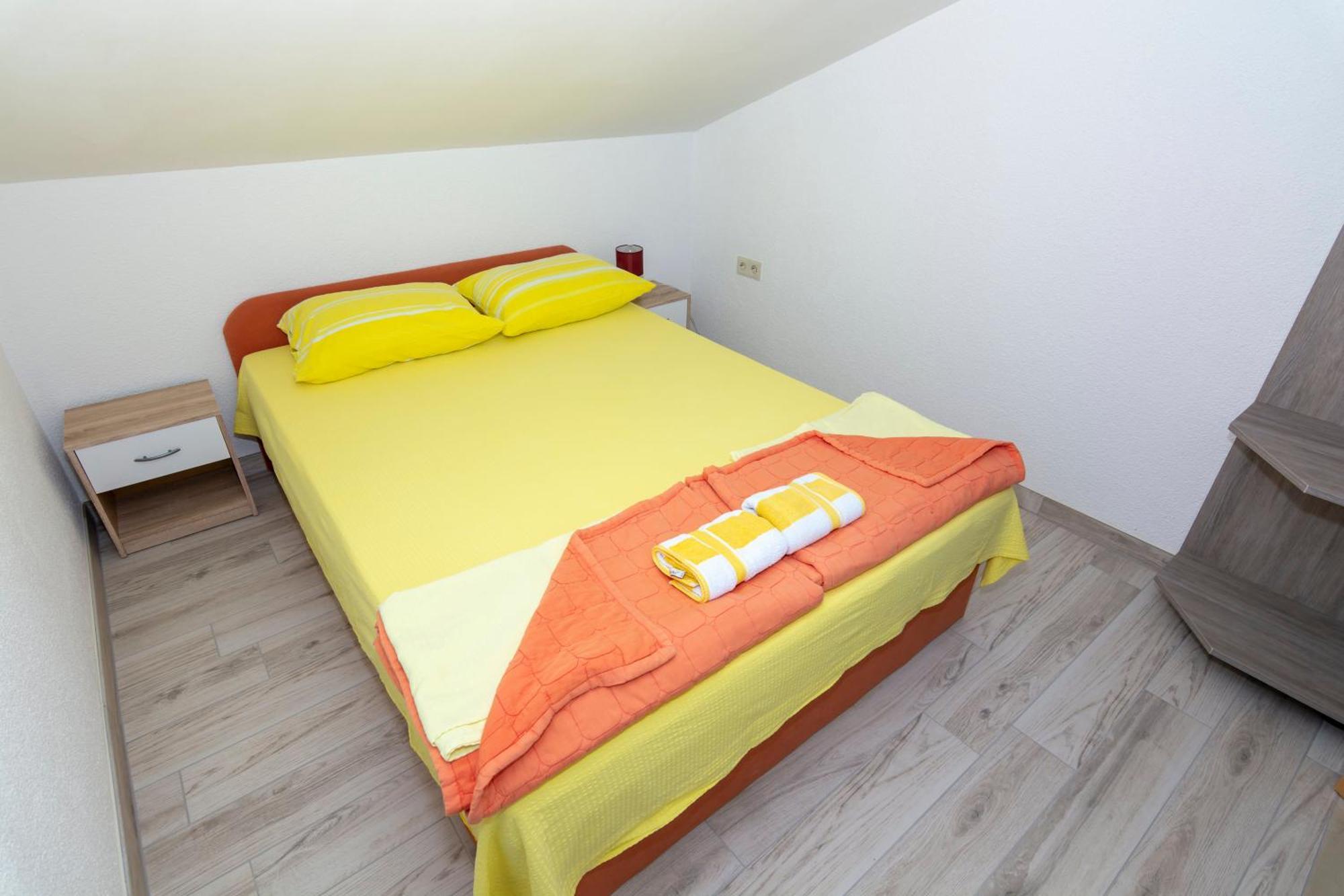 Apartmani Filip Pag Town Exterior foto